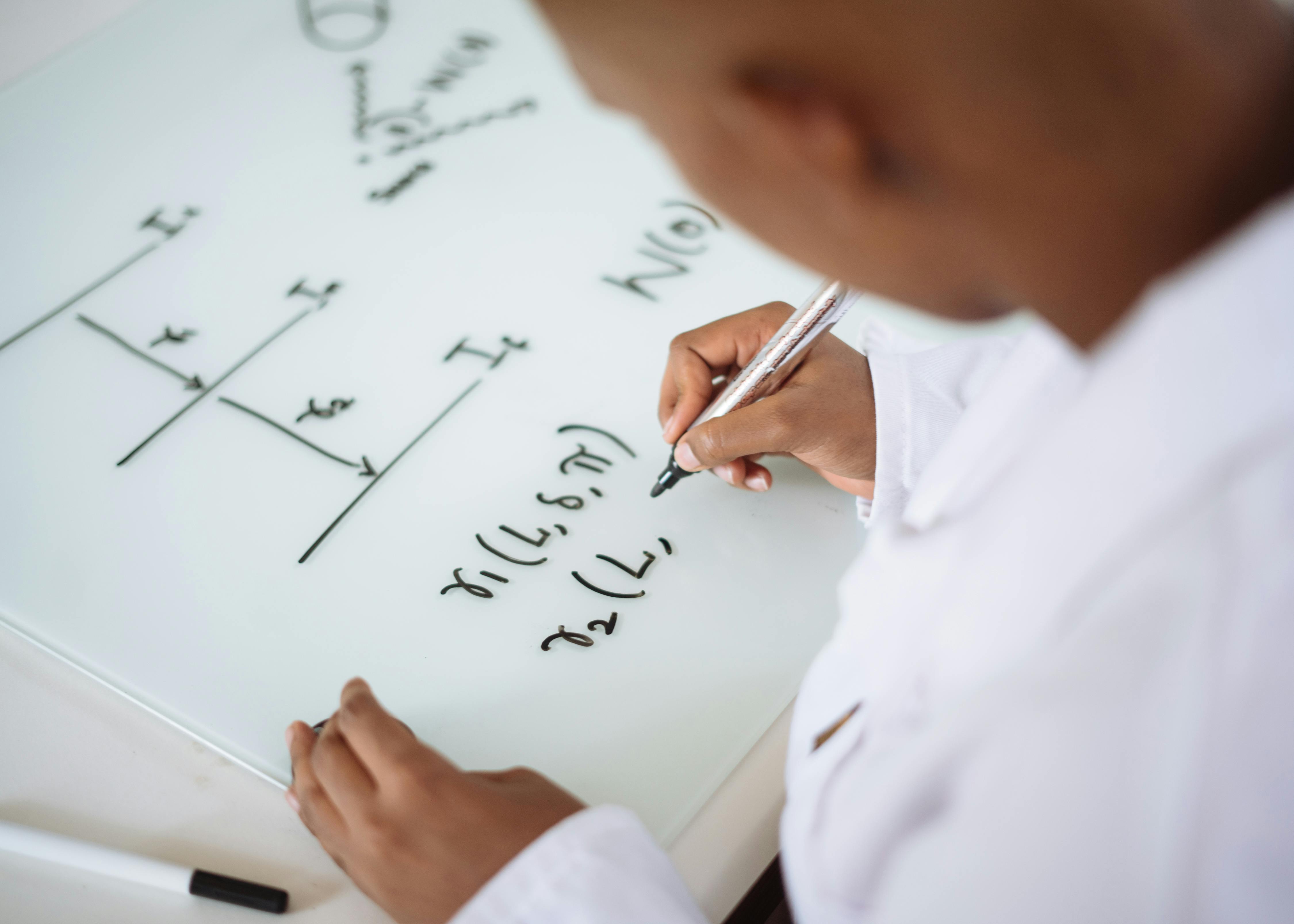 Ile trwa kurs maturalny z matematyki? Kurs do matury online - poziom podstawowy i rozszerzony